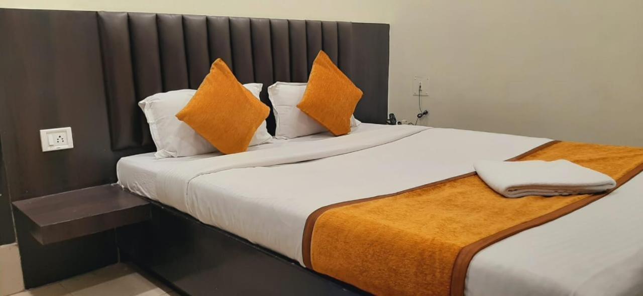 Hotel The Avenue Gamharia Zewnętrze zdjęcie