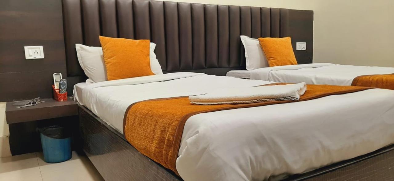 Hotel The Avenue Gamharia Zewnętrze zdjęcie